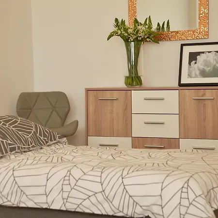 Seaside Base Apartment *